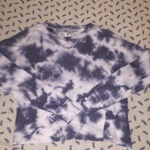 Ribbed blue and white long-sleeve form Hollister.